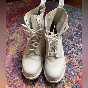 white doc martens size 9 W